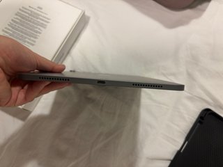 iPad Air 5ta Gen 2022 + Accesorios Nuevo