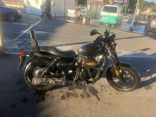 Hyosung Bobber 125 Negra
