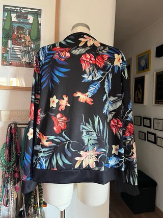 Chaqueta Bomber Estampado Floral Talla 46