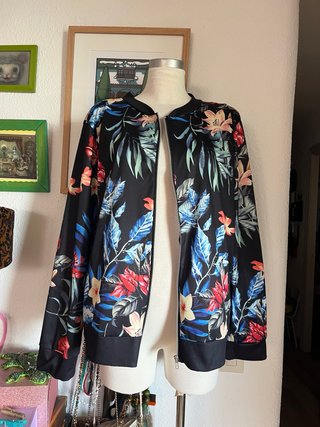 Chaqueta Bomber Estampado Floral Talla 46