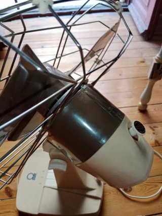 Ventilador Taurus Beige y Marrón