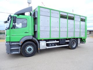 Mercedes AXOR 18 33-CAMIONES GANADEROS