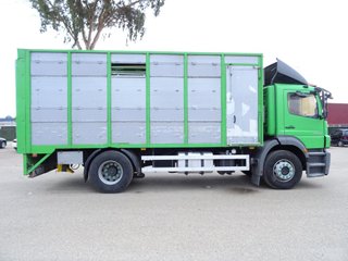 Mercedes AXOR 18 33-CAMIONES GANADEROS