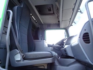 Mercedes AXOR 18 33-CAMIONES GANADEROS