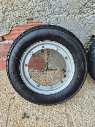 Llantas y cubiertas Vespa