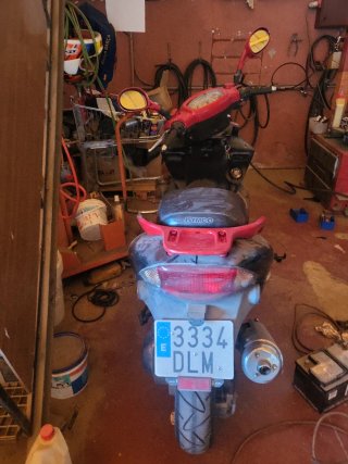 Lote 2 motos Honda y Kymco