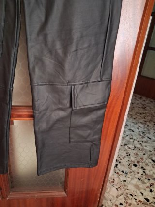Pantaloni cargo neri donna