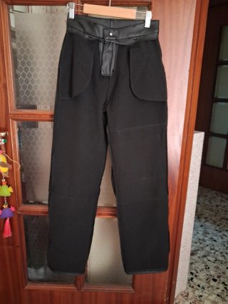 Pantaloni cargo neri donna