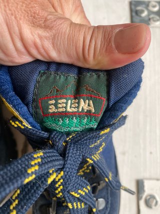 Botas de montaña niño talla 26