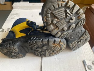 Botas de montaña niño talla 26
