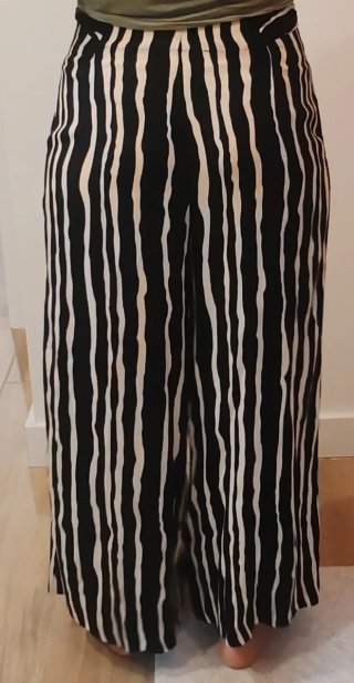 Pantalón Mango Rayas Blanco y Negro