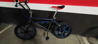 Bicicleta BMX con suspensión