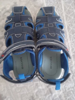 Sandalias niño azul y rojo