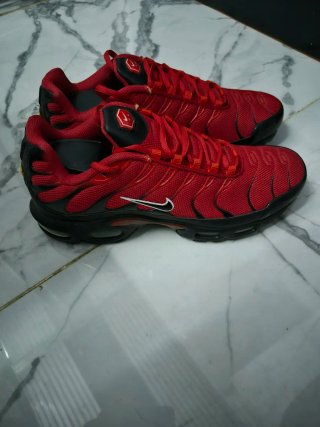 Zapatillas Nike Air Max Plus Rojas y Negras