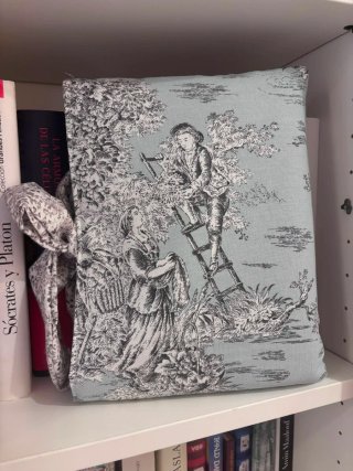 Funda para libro con diseño Toile de Jouy