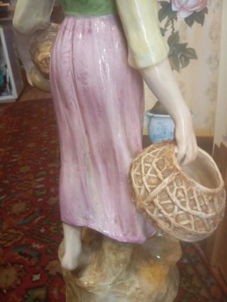 Statua in porcellana