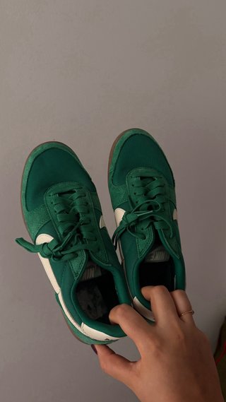 Nike verdes