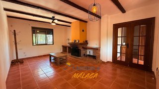 Chalet en alquiler en Pinos de Alhaurín - Periferia en Alhaurín de la Torre
