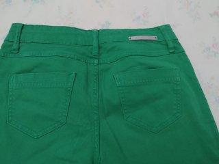 Pantalón verde Stradivarius