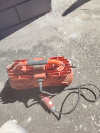 Compresor de aire naranja