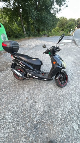 Scooter 125cc Negra