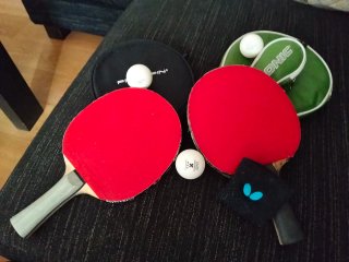 Raquetas de tenis de mesa, paletero y muñequera