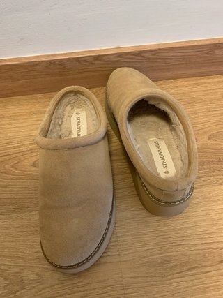 Zuecos Stradivarius Beige Talla 39