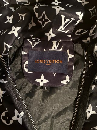 Louis Vuitton smanicato impermeabile