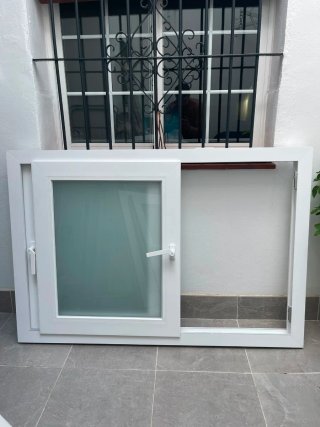 Ventana corredera PVC blanca Cortizo