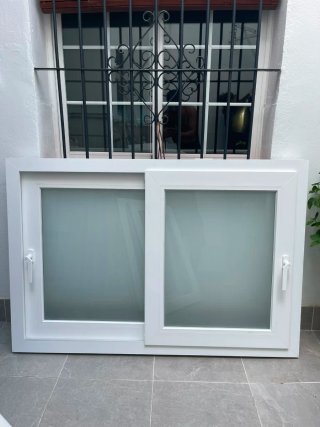 Ventana corredera PVC blanca Cortizo