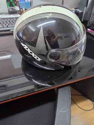 Casco de moto con visor