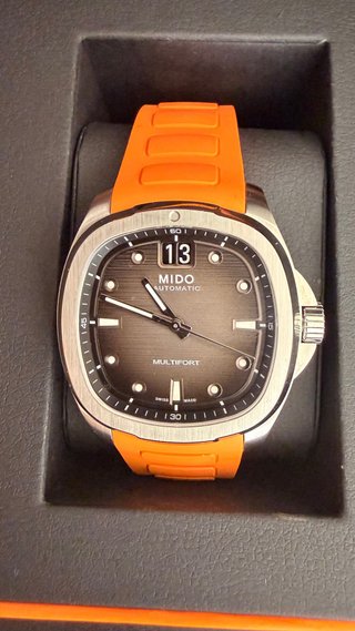 Mido Multifort Big Date Reloj Automático Naranja