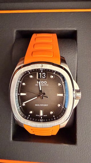 Mido Multifort Big Date Reloj Automático Naranja