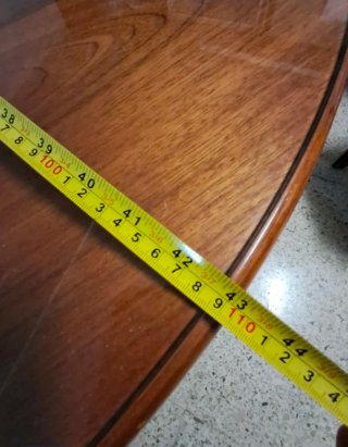 Mesa redonda de madera