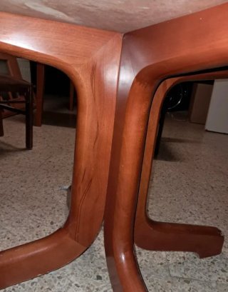 Mesa redonda de madera