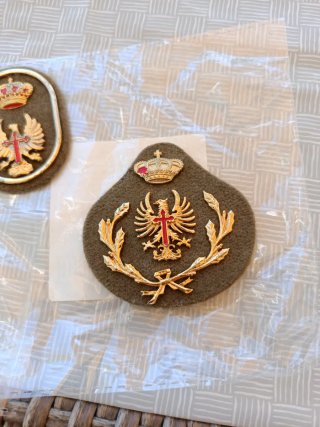 Insignias Ejército Español (2 unidades) sold as se