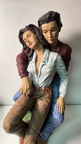 Figura de pareja de barro