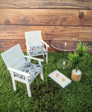 Mesa y sillas jardín Barbie