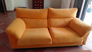 Sofá naranja 2 plazas