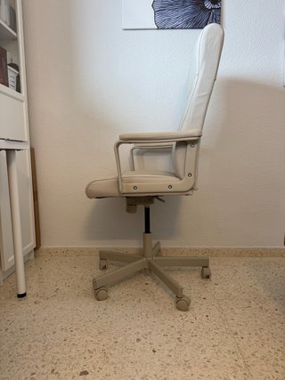 Silla de oficina IKEA MILLBERGET beige