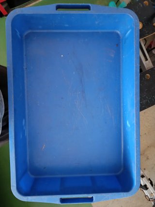 Cubeta de plástico azul