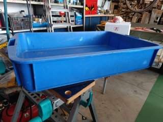 Cubeta de plástico azul