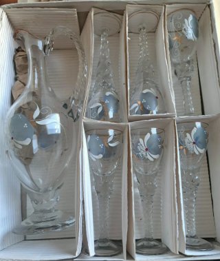 Juego de vino cristal pintado.