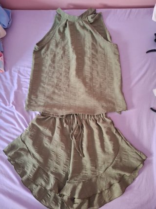 Conjunto Top y Shorts Verde
