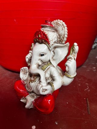 FIGURA GANESHA SENTARA. DECORACIÓN HINDÚ