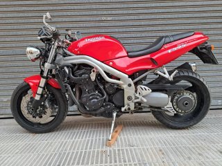 Triumph T595 Daytona "Réplica Street Triple"