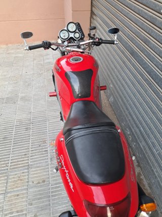 Triumph T595 Daytona "Réplica Street Triple"