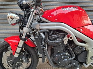 Triumph T595 Daytona "Réplica Street Triple"