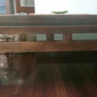 Mesa de centro de madera estilo balines