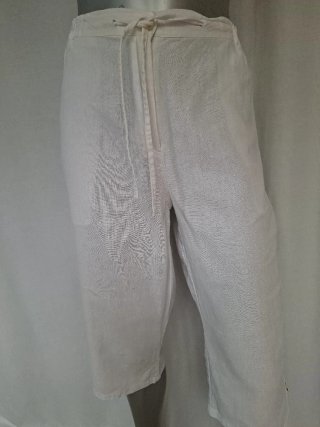 Pantalón capri blanco mujer de lino.